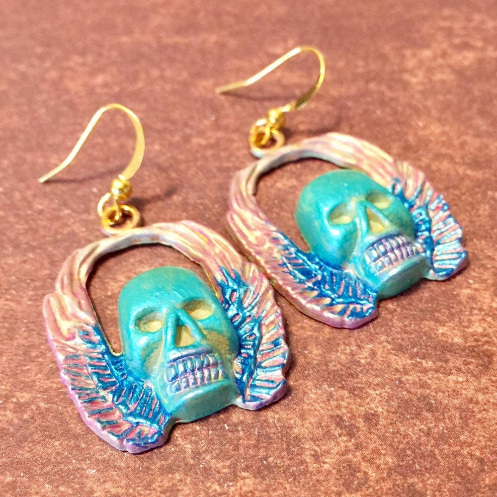 Handmade colorful winged skull earrings - Picture 5 of 8